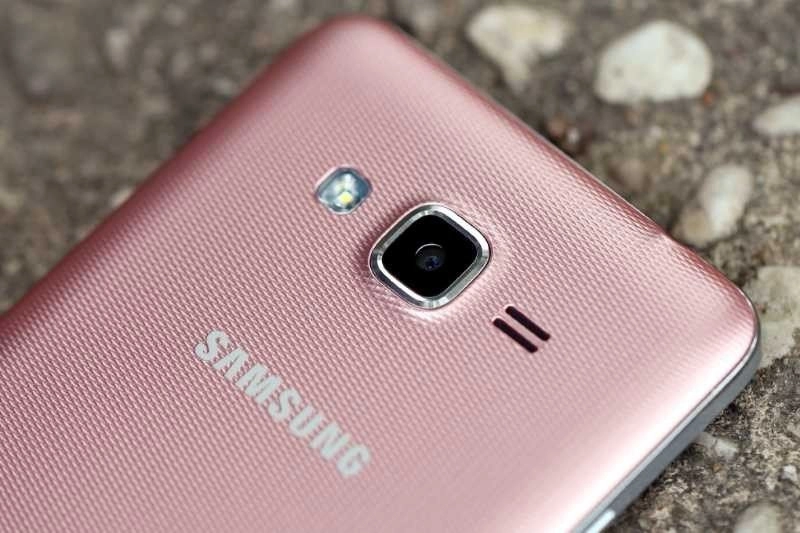 sua-samsung-j2-prime-mat-den-3