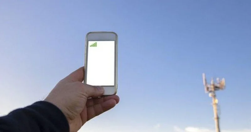 Vì sao điện thoại 2 sim hay bị mất sóng? Đi tìm giải pháp khắc phục