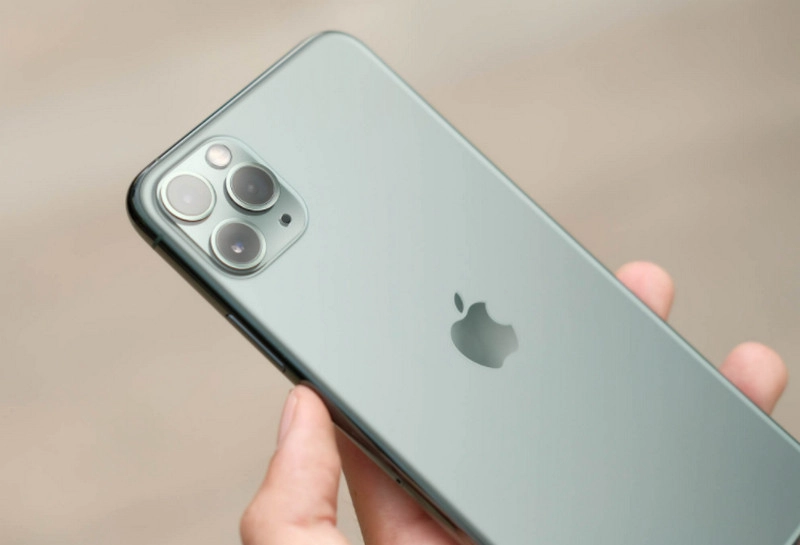 iPhone 11 Pro Max sạc không lên pin 3