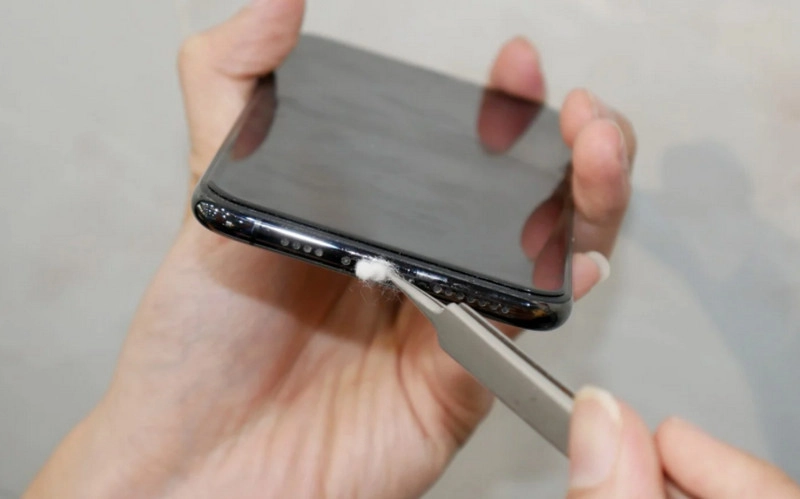 iPhone 11 sạc không vào pin2