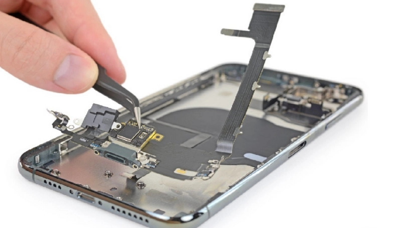 iPhone 11 sạc không vào pin1