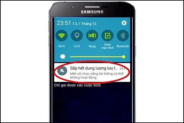 dien-thoai-samsung-bi-do-cam-ung-3