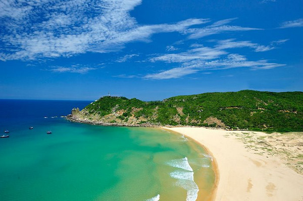 Biển Bãi Môn là địa danh nổi tiếng của Phú Yên