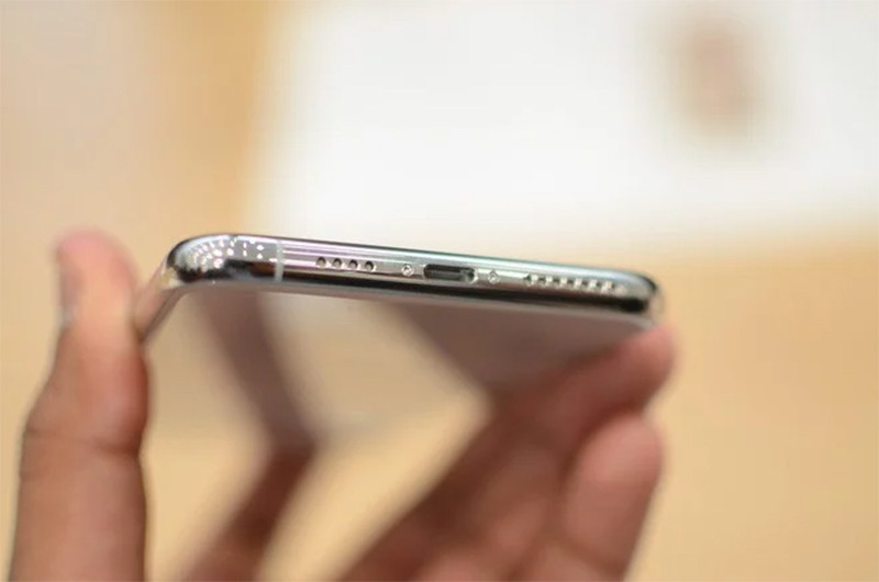 Cách khắc phục lỗi iPhone Xr sạc không vào pin