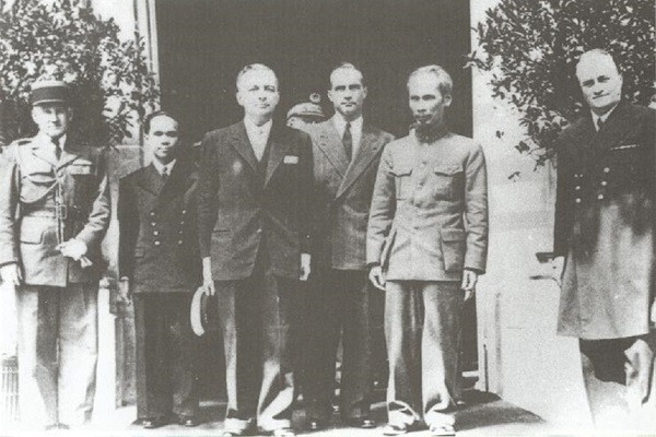 Lễ đón chủ tịch Hồ Chí Minh tại Dinh Thủ tướng Pháp