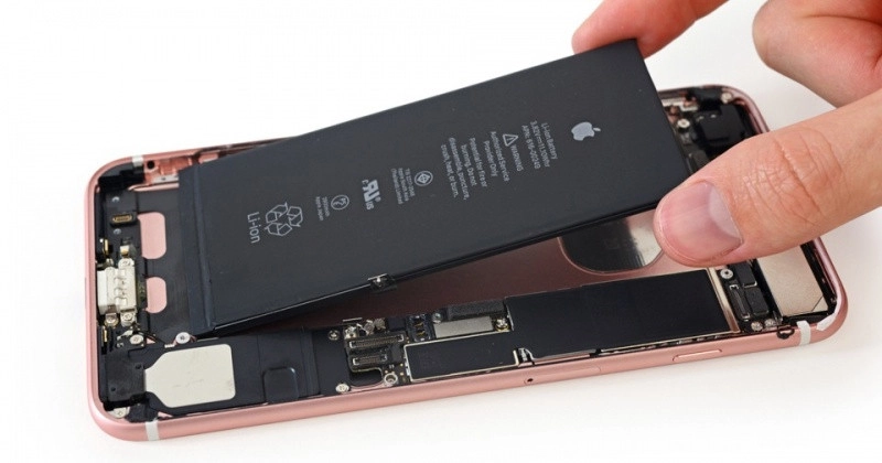 Dịch vụ Thay pin iPhone 14 Pro đảm bảo yếu tố minh bạch