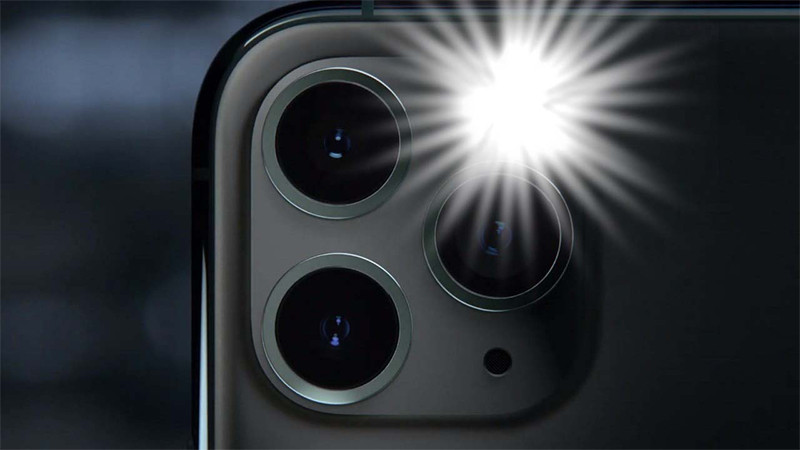 Lỗi iPhone 14 Pro bị mất đèn Flash