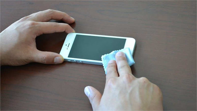 Xử lý hiệu quả iPhone SE 2 bị trầy viền