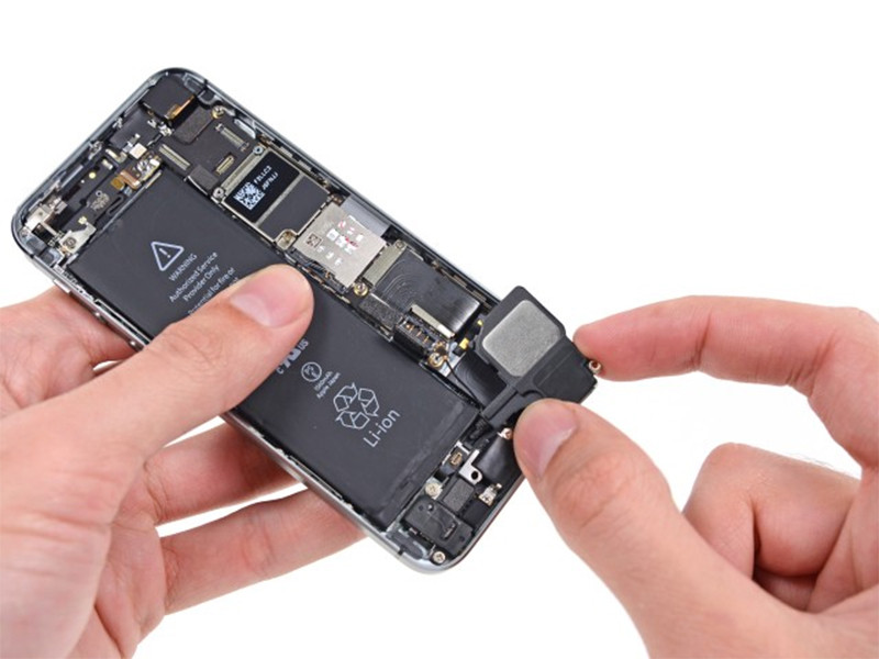 iPhone SE 2 bị lỗi loa vì nguyên nhân nào?