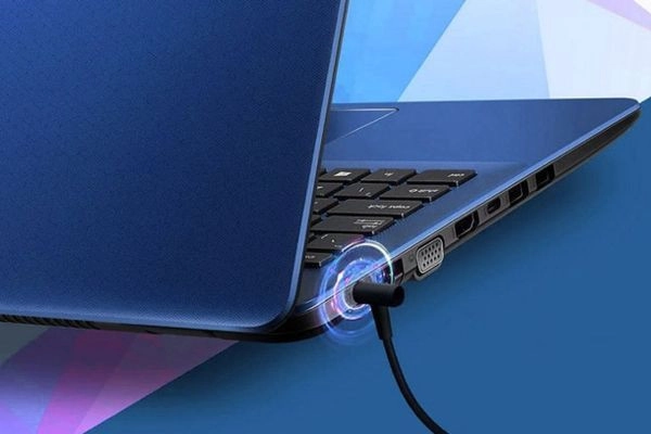 cách để bảo vệ pin Laptop - Có thể cắm sạc trong lúc sử dụng