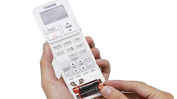 Pin giúp điều khiển các thiết bị qua Remote