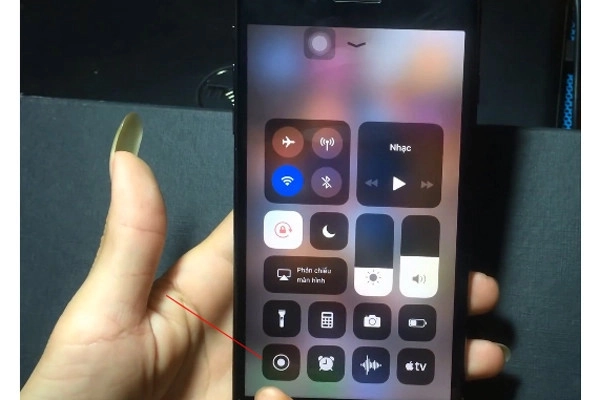 nhấn bình thường vào icon này video vẫn sẽ được quay nhưng sẽ không có tiếng