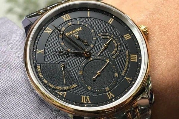 Kim giờ trên mặt đồng hồ sử dụng số La Mã