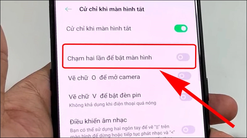 Chạm hai lần để bật màn hình