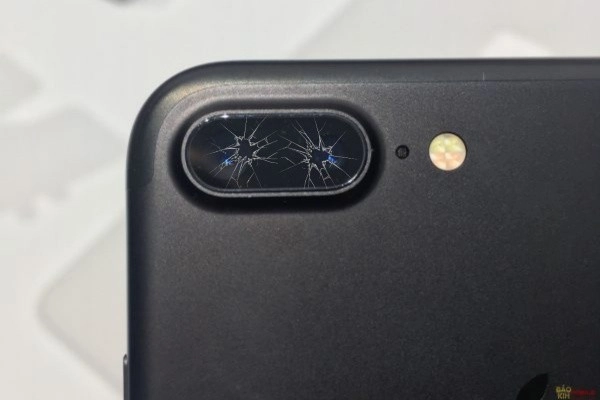 iPhone 7 plus bị vỡ