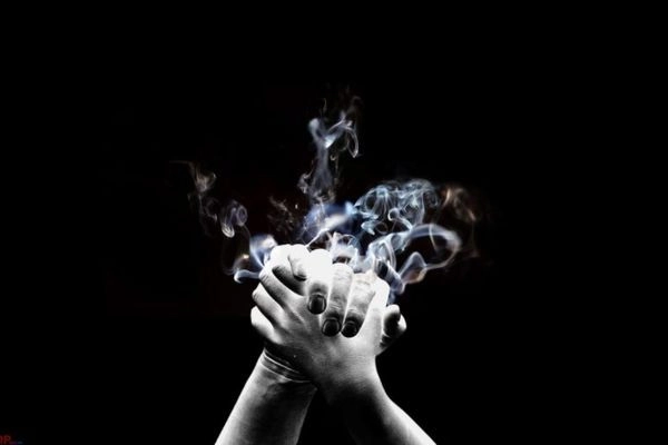 hình nền màu đen 2