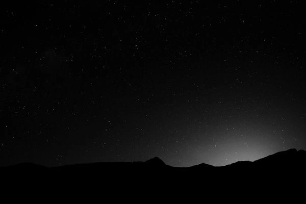 hình nền màu đen 23