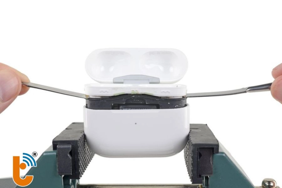 Lỗi Airpod Pro không sạc được 4