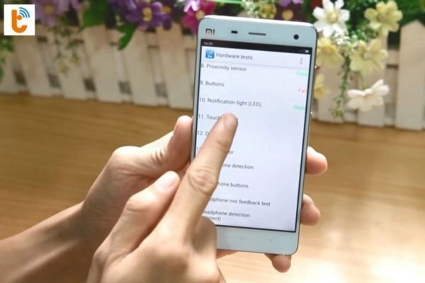 test màn hình Xiaomi 8