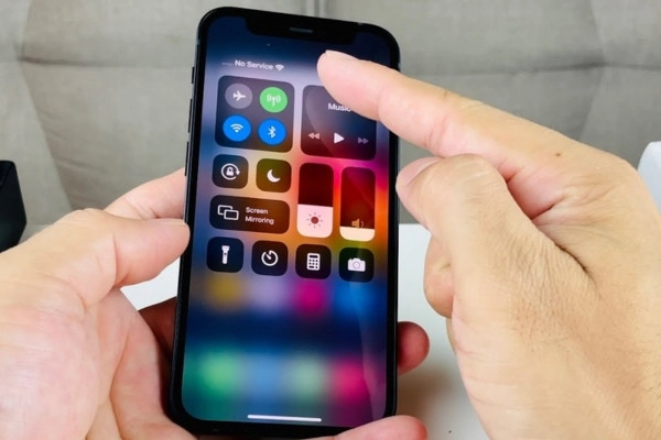 iphone 11 no service