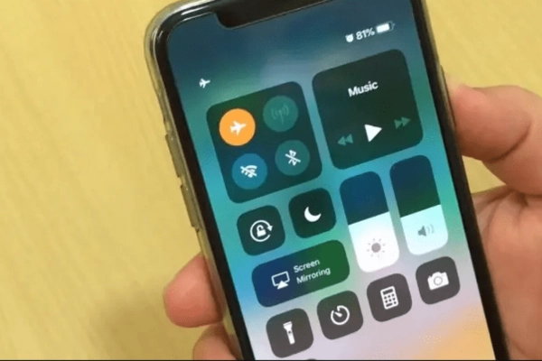 tat-che-do-may-bay-tren-iphone11