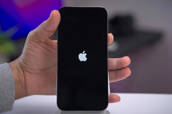 Cách khởi động lại cho iPhone 13