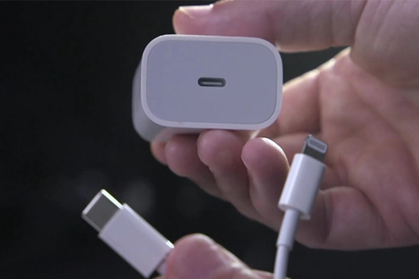 Thử sạc bằng củ sạc