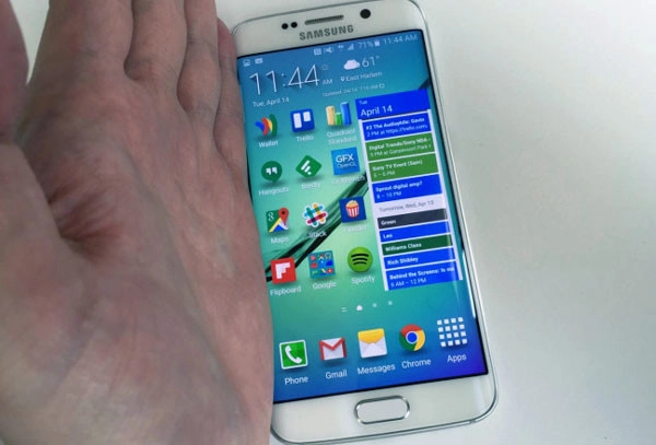 Vẩy tay qua màn hình để chụp