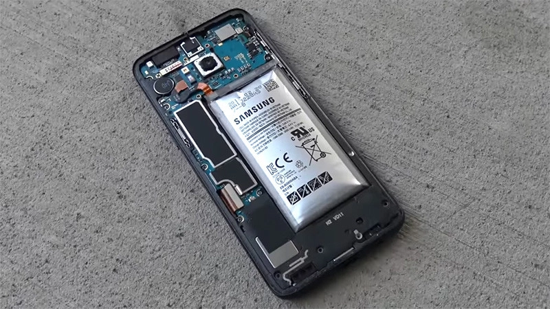 Điện thoại bị đen màn hình 1