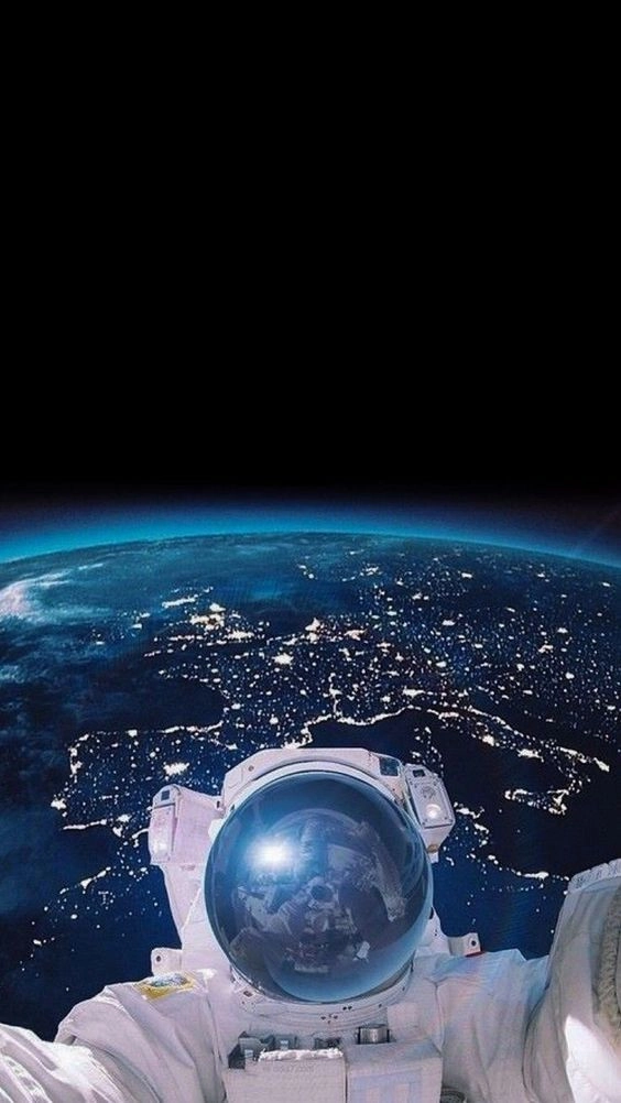 hình nền phi hành gia ngầu 4