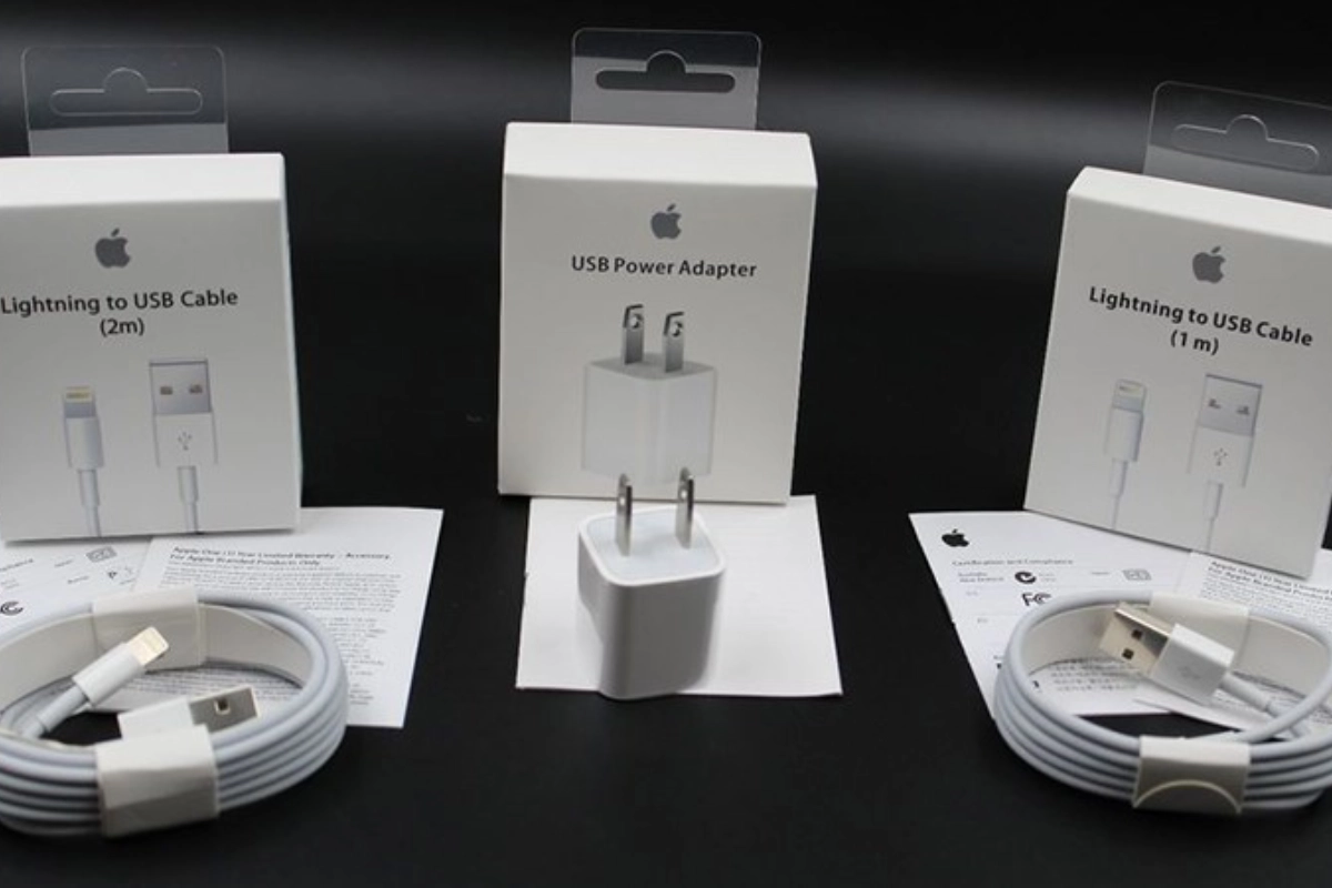 Bạn nên sử dụng cốc sạc hàng chính hãng