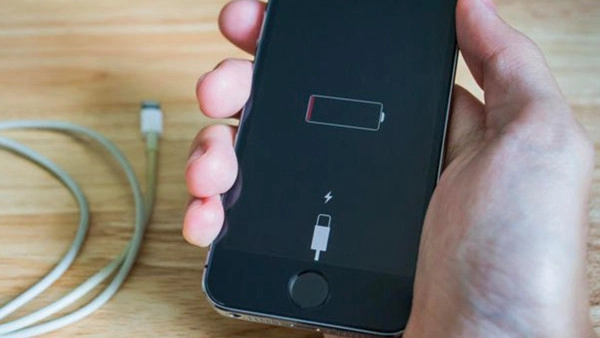 iphone tự tắt nguồn 1