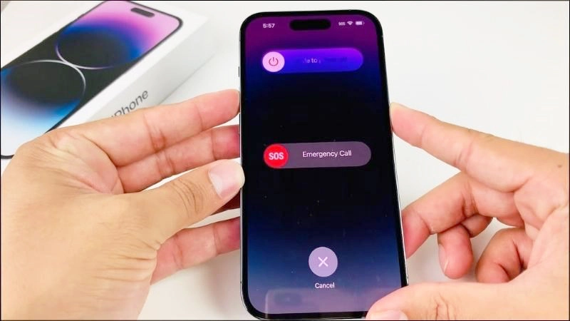 Tắt nguồn bằng nút nguồn iPhone 14 Pro max