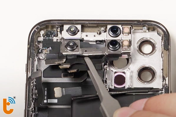 Thay camera trước iPhone 12 Pro