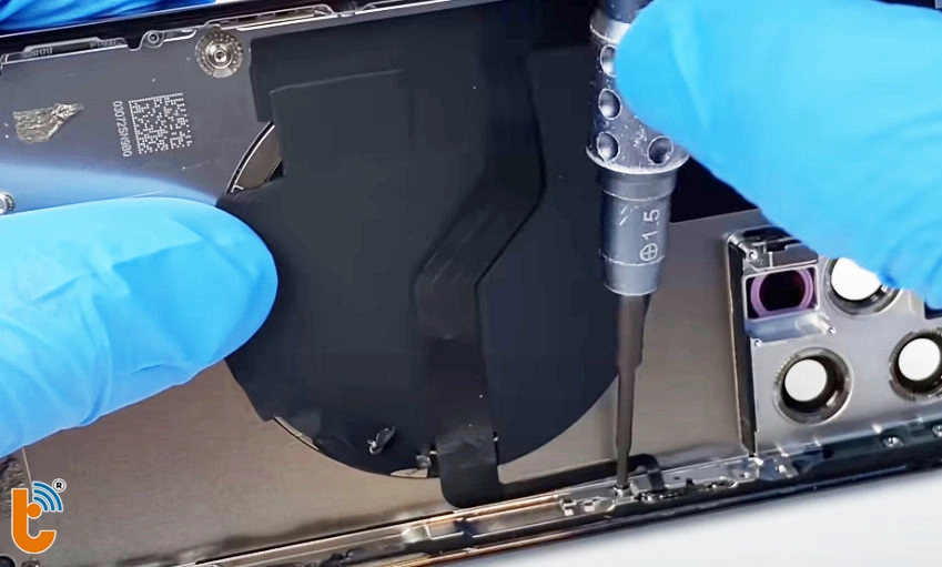 Thay dây nút nguồn iPhone 12 Pro max