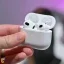 thay-pin-hop-sac-airpods-3-2