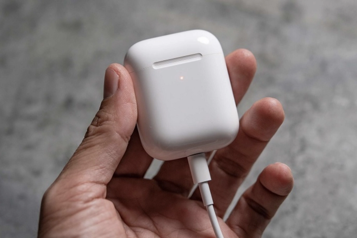 AirPods sạc không vào pin