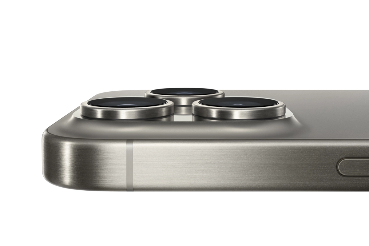 khung sườn iPhone 15 Pro Max 7