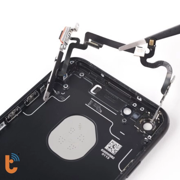 Thay cáp nguồn iPhone 7 4