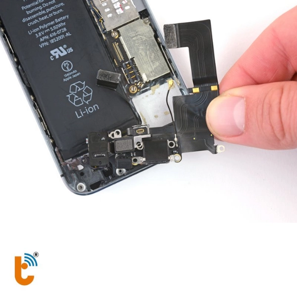 Thay Jack tai nghe iPhone 5S 1