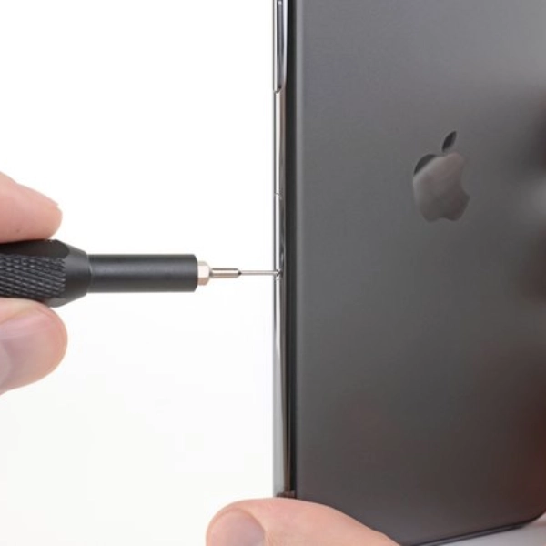 thay khay sim iPhone 11 Pro