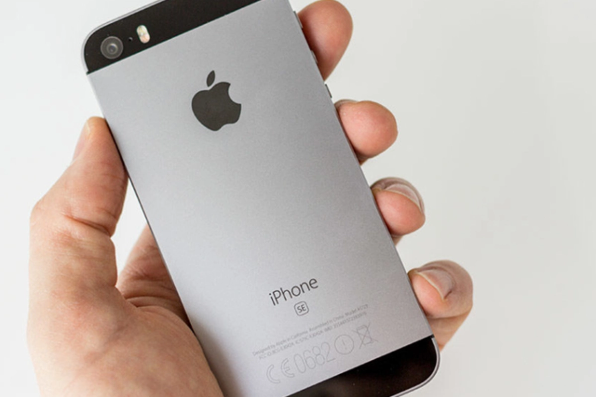 Thay kính camera sau iPhone SE cần lưu ý những gì?