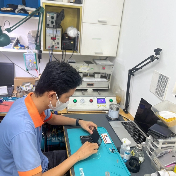 Thay kính camera sau iPhone 5s 1