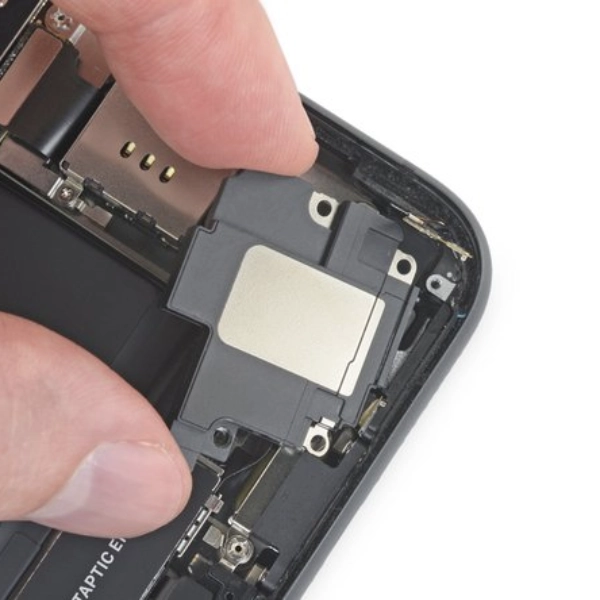 thay loa iPhone 11 2