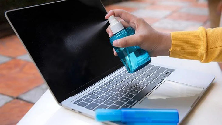 Mẹo vệ sinh bàn phím laptop đơn giản