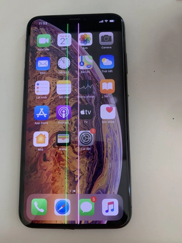 iPhone XS Max bị sọc xanh