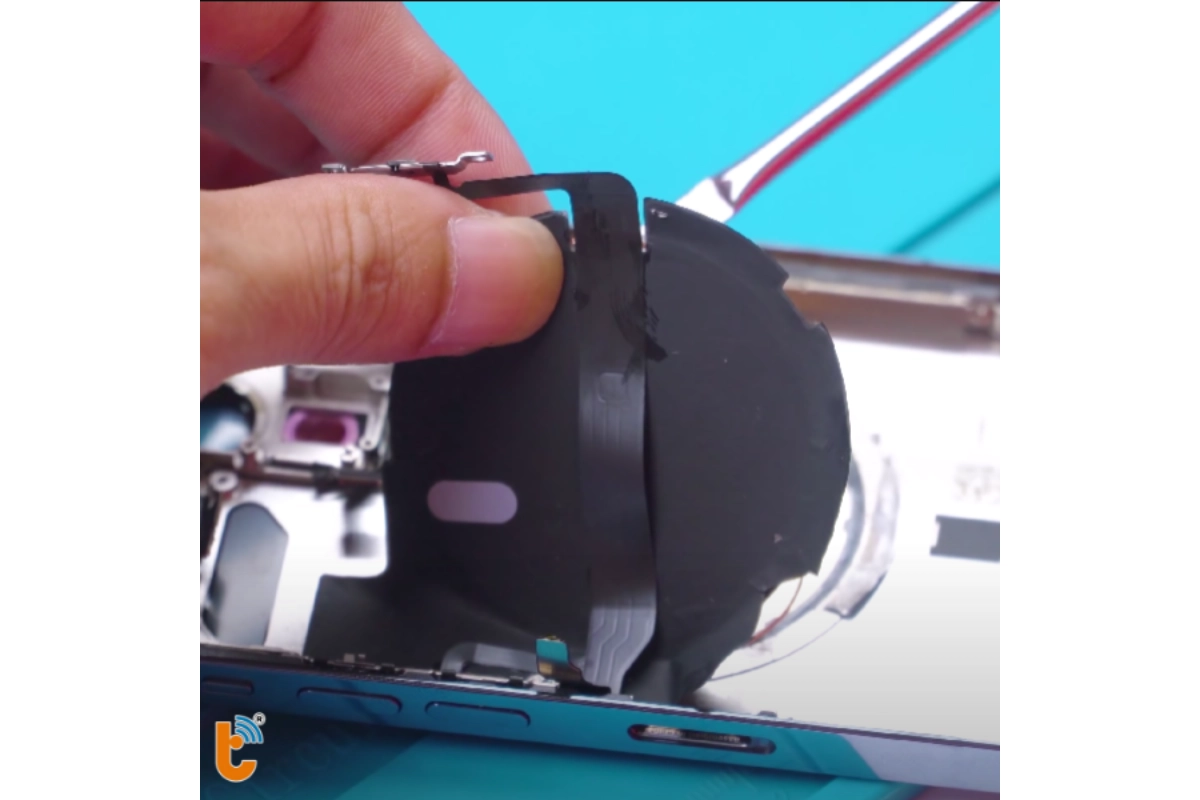 thay dây nút nguồn ip13 pro3