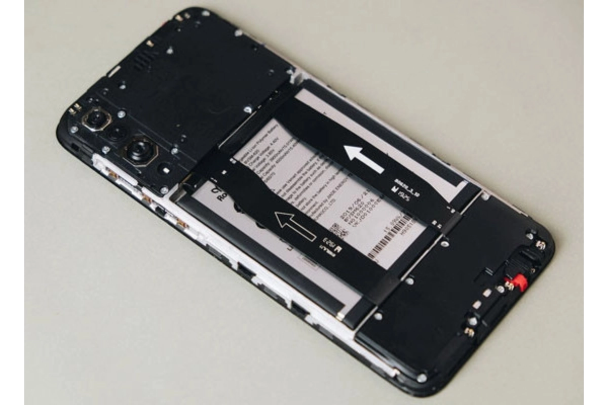 Thay pin Vsmart Live 1