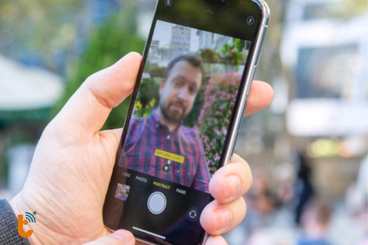 Camera trước iPhone 11 Pro bị mờ, nhòe