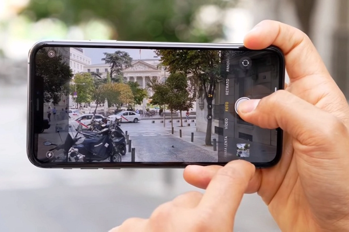 Chất lượng hình ảnh vẫn hiển thị rõ nét sau khi thay kính camera iP 11 tại Thành Trung Mobile